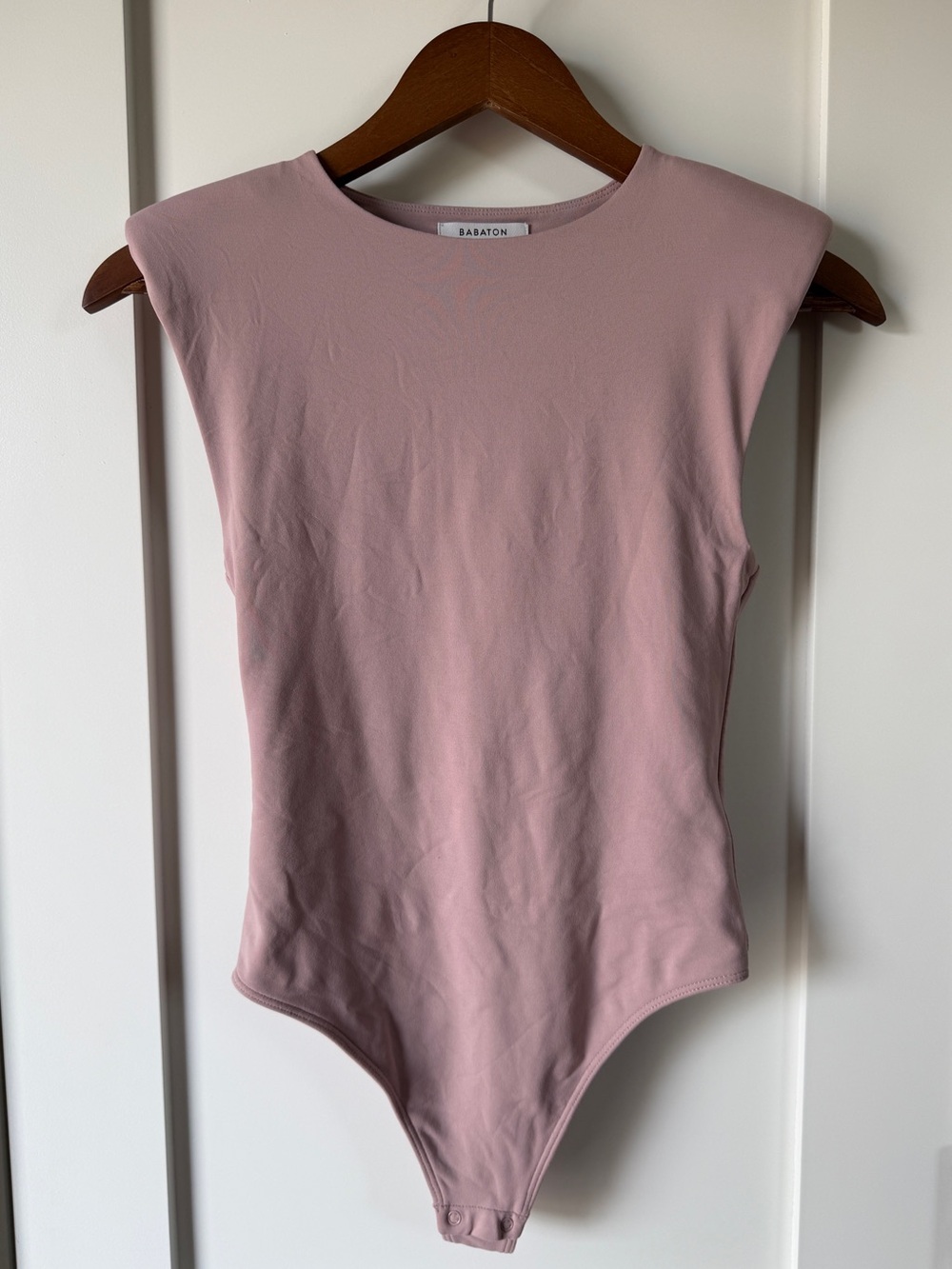 Babaton Aritzia Contour Bodysuit Sleeveless Mauve Pink Shoulder Pad
